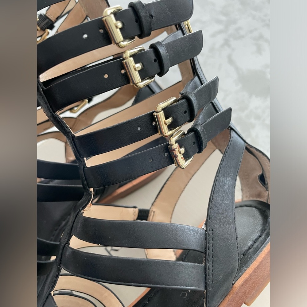 Banana Republic | Aniya Gladiator Sandals | Size 7 - Picture 2 of 7